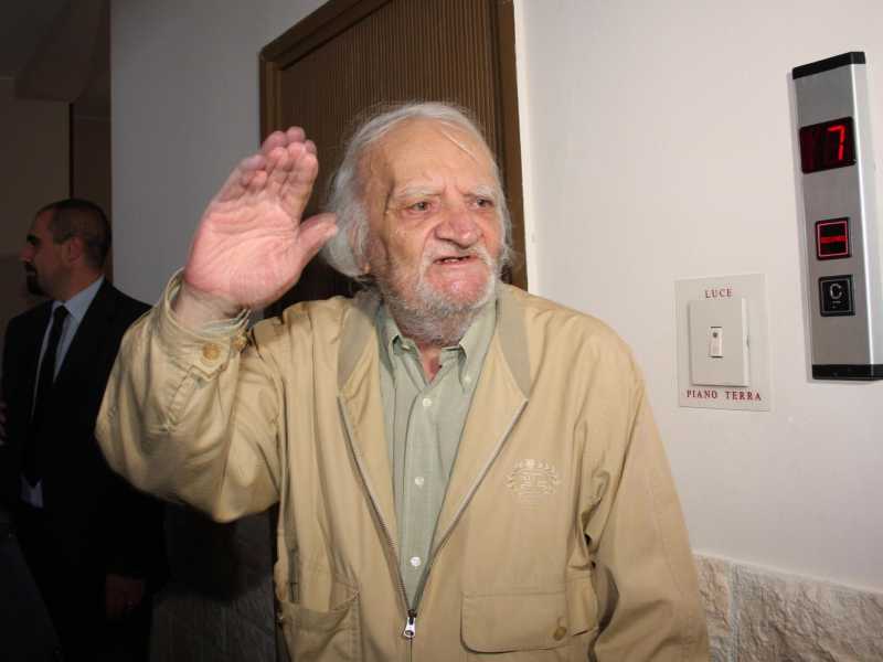 Bruno Contrada dopo la scarcerazione nel 2012 (Ansa)