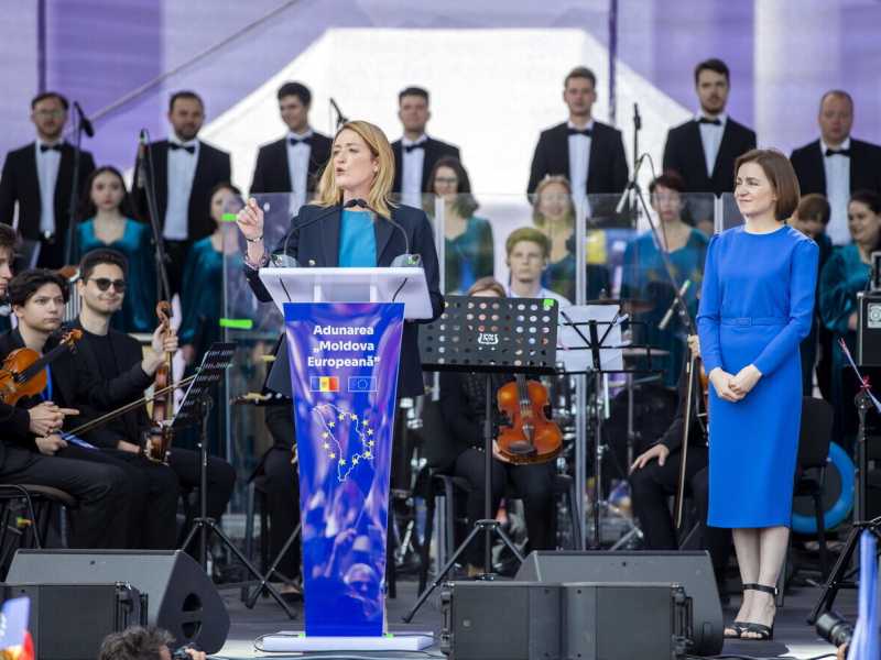 Roberta Metsola in Moldavia (Ansa)