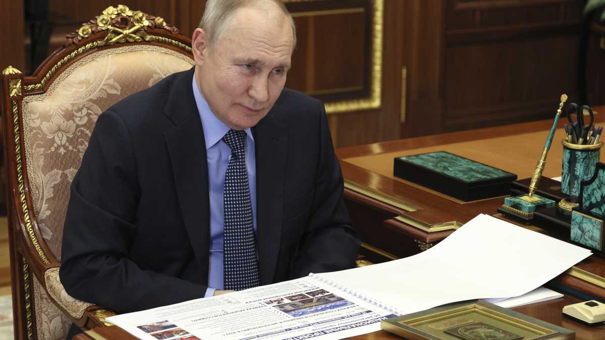 Immagine di Di Fatto, utili idioti di Putin. Il giornale di Travaglio e la disinformatija