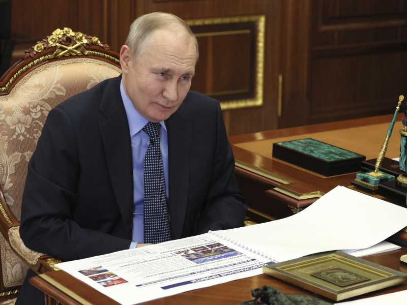 Di Fatto, utili idioti di Putin. Il giornale di Travaglio e la disinformatija