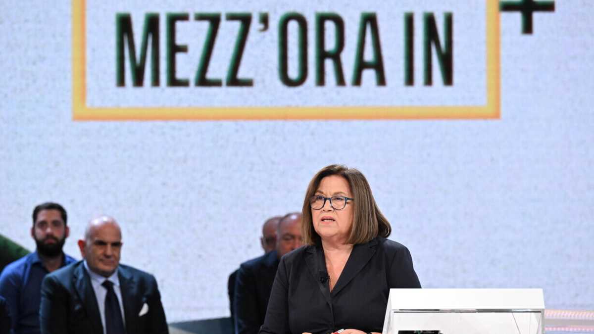 Immagine di Lucia Annunziata si dimette dalla Rai. La giornalista verso la candidatura con il Pd alle Europee