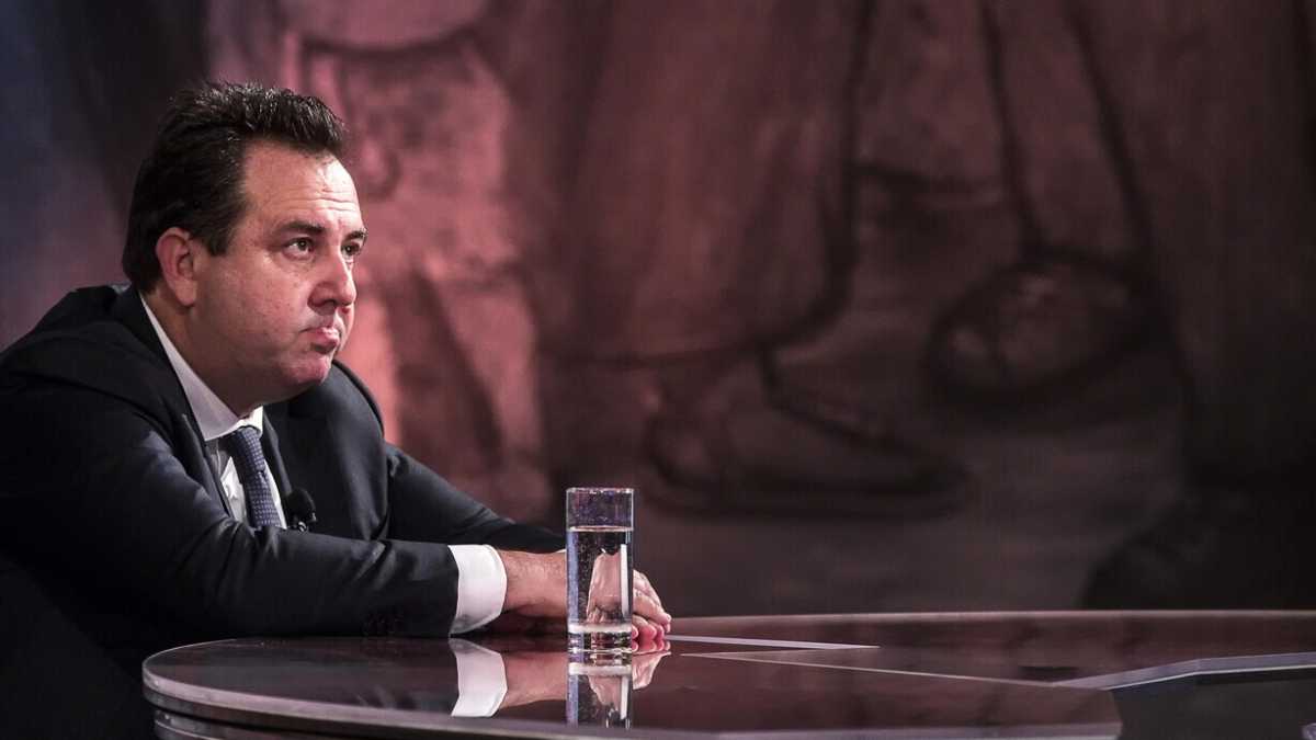 Immagine di Amara e la loggia Ungheria: un manifesto sull’Italia dei pataccari
