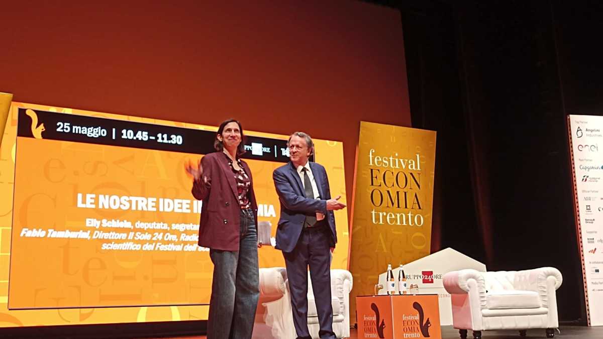 Immagine di Schlein: "Le tasse sulle rendite sono basse". E ribadisce il suo no al Jobs Act