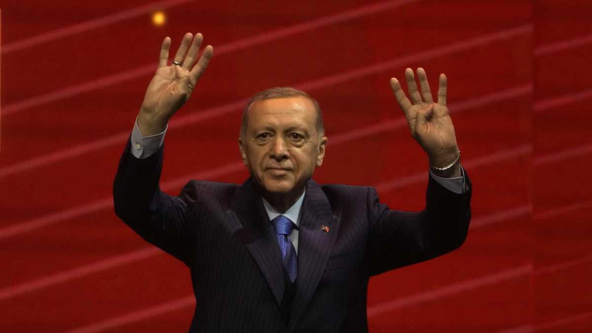 Immagine di Erdogan vuole vincere, cerca contanti e investimenti. Mosca risponde