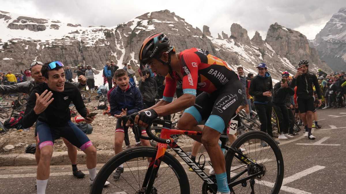 Immagine di Giro d'Italia. Buitrago vince sotto le Tre cime di Lavaredo dopo la grande illusione dolomitica