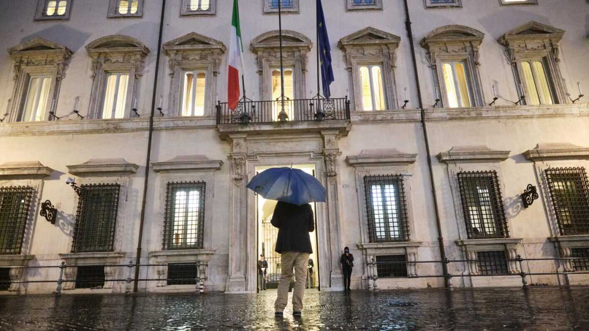 Immagine di Riformare le istituzioni. Dialogo sui mali del paese e sui possibili rimedi