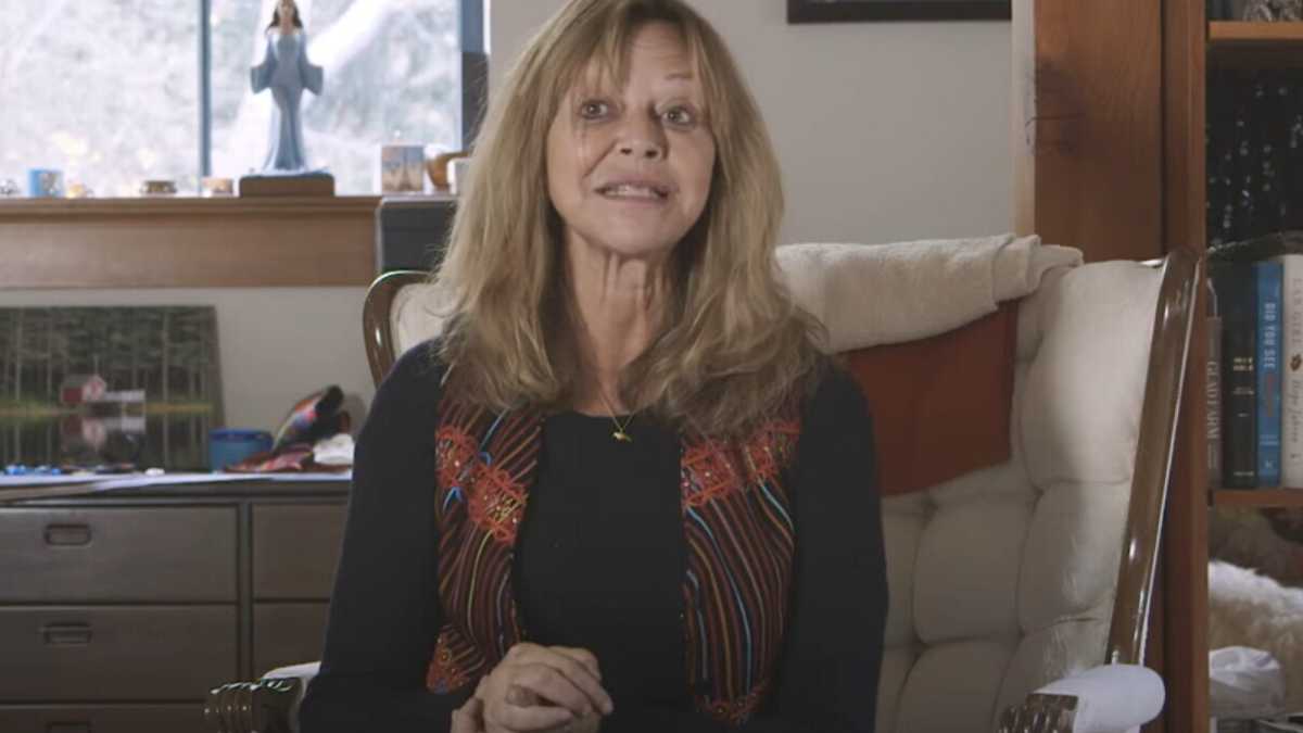 Immagine di Joyce Maynard e il filo dell’ambiguità che guida la fame di contatto umano