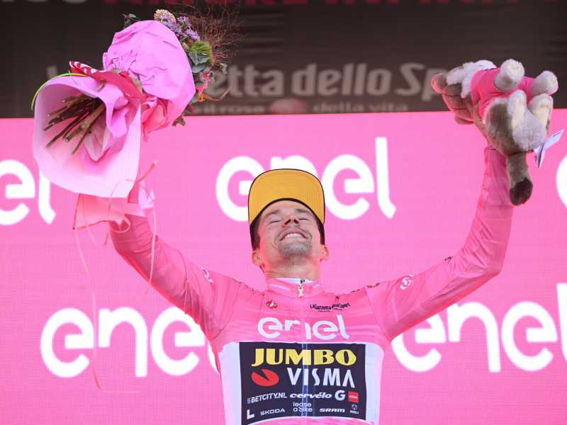 Giro d'Italia. Primoz Roglic si è vestito di rosa