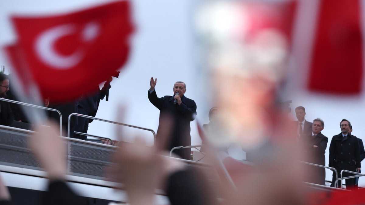 Immagine di Erdogan è ancora presidente: "Inizia il Secolo della Turchia"
