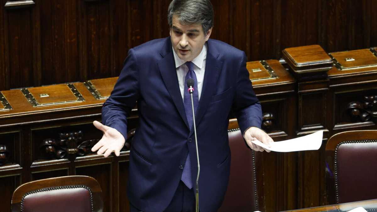 Immagine di È polemica tra governo e Corte dei conti sul Pnrr: Fitto pensa di limitarne i poteri