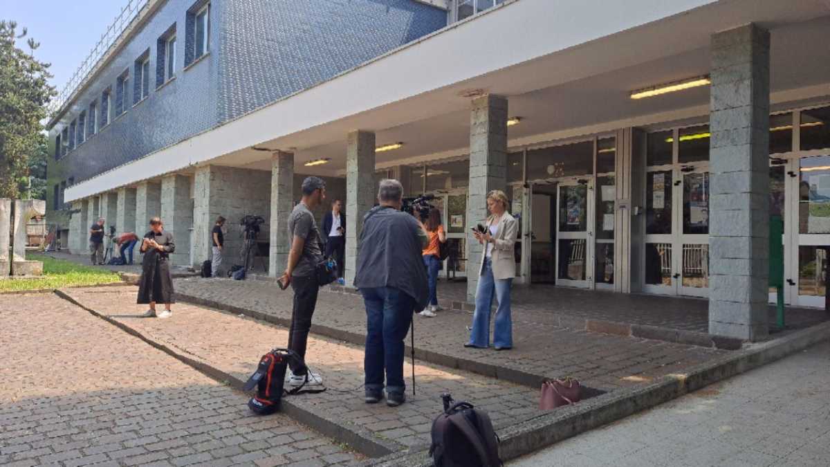 Immagine di Per la Cgil se uno studente accoltella un’insegnante la colpa è del merito