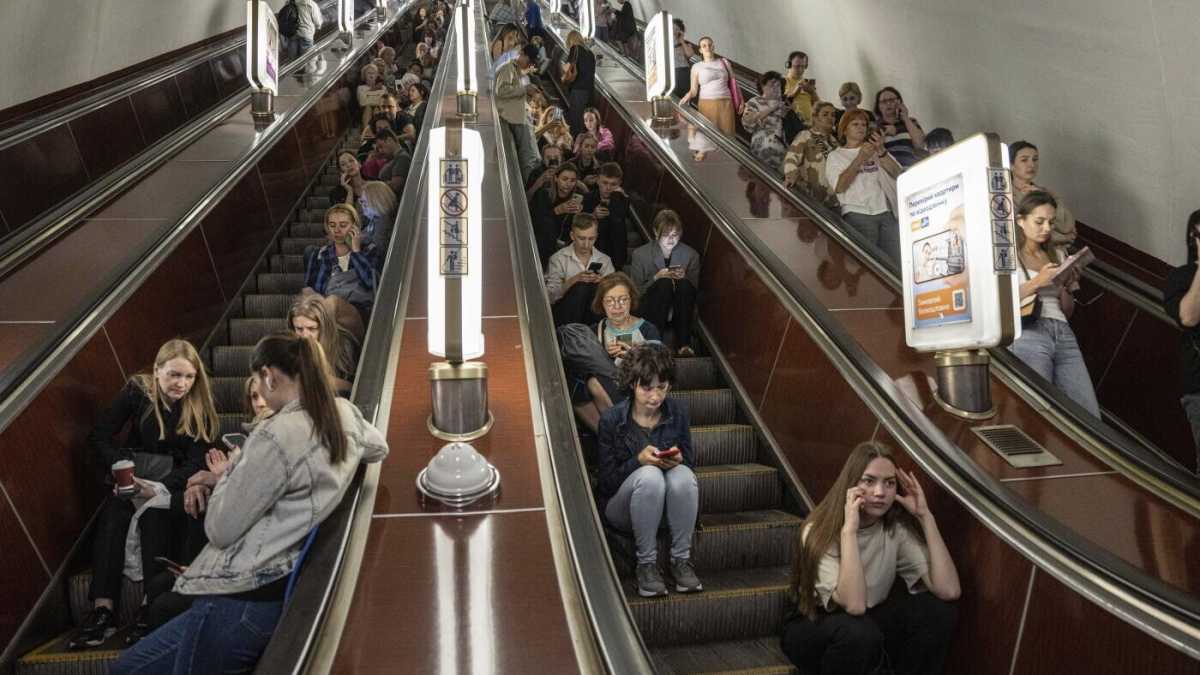 Immagine di A Kyiv, tra il bunker e McDonald’s, pure la voglia di normalità è sotto attacco