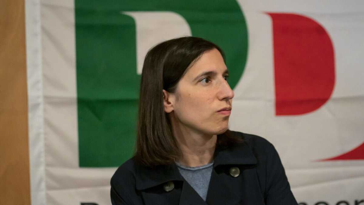 Immagine di Schlein su Instagram: "No all'uso dei fondi del Pnrr per le armi. Al governo chiediamo un impegno"