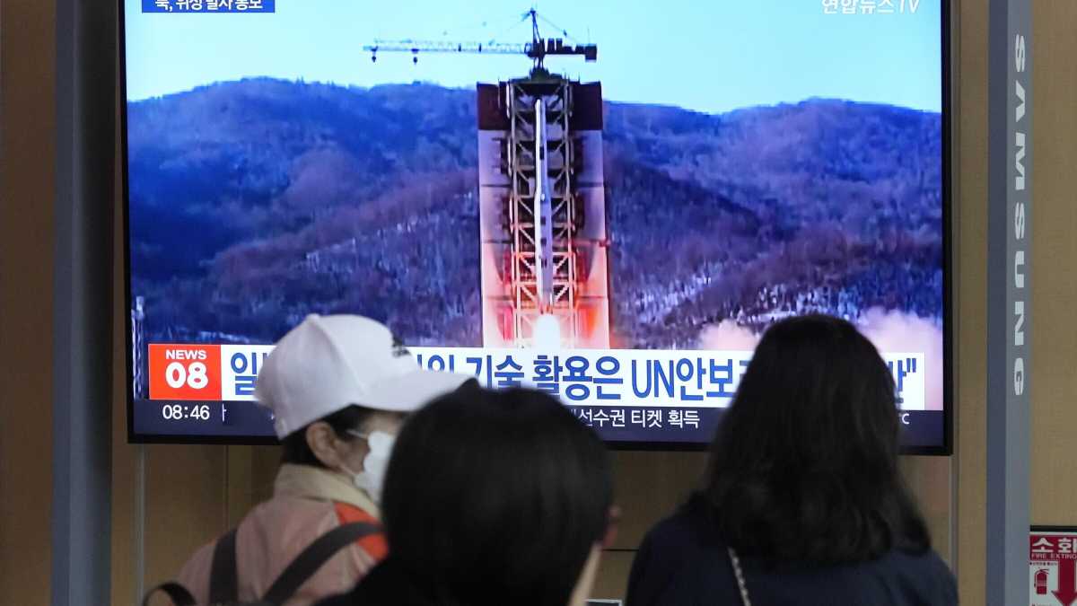 Immagine di La Corea del nord fallisce il lancio del satellite, e la Corea del sud il suo sistema d'allarme