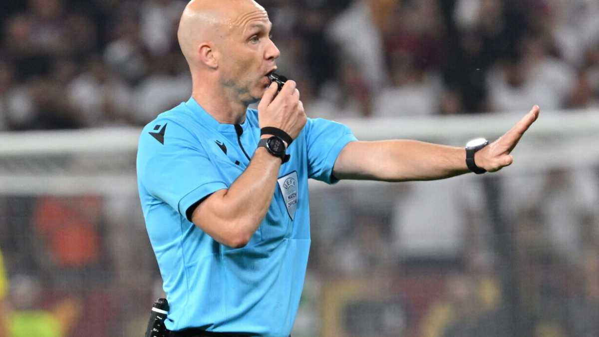 Immagine di “Taylor? Peggio di Byron Moreno”. Parla il consigliere di FdI che ha contestato l'arbitro a Budapest