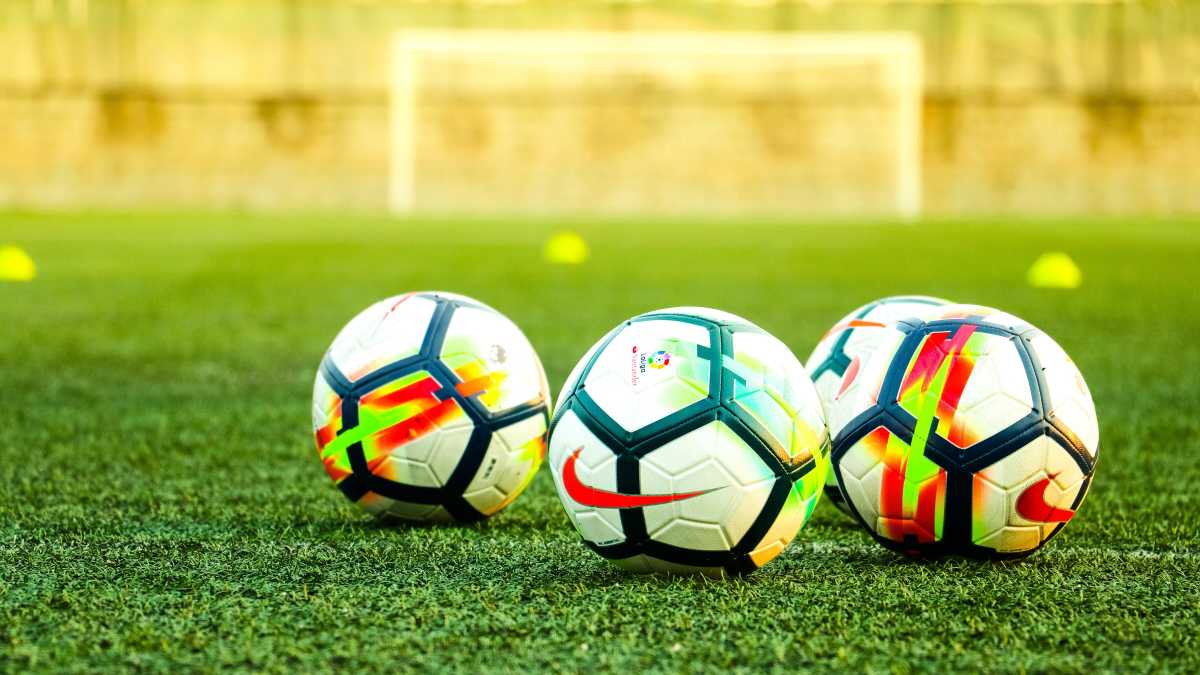 Immagine di Il calcio non fa tutti ricchi. Cosa ci dicono sul mondo del pallone gli stipendi dei giocatori