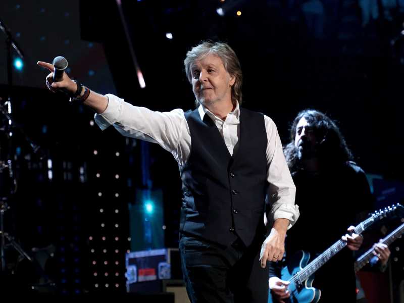 <span style="color: rgb(8, 8, 8); font-family: Lato, sans-serif; font-size: 14px;">Paul McCartney in concerto nel 2021 (Dimitrios Kambouris / Getty Images)</span>