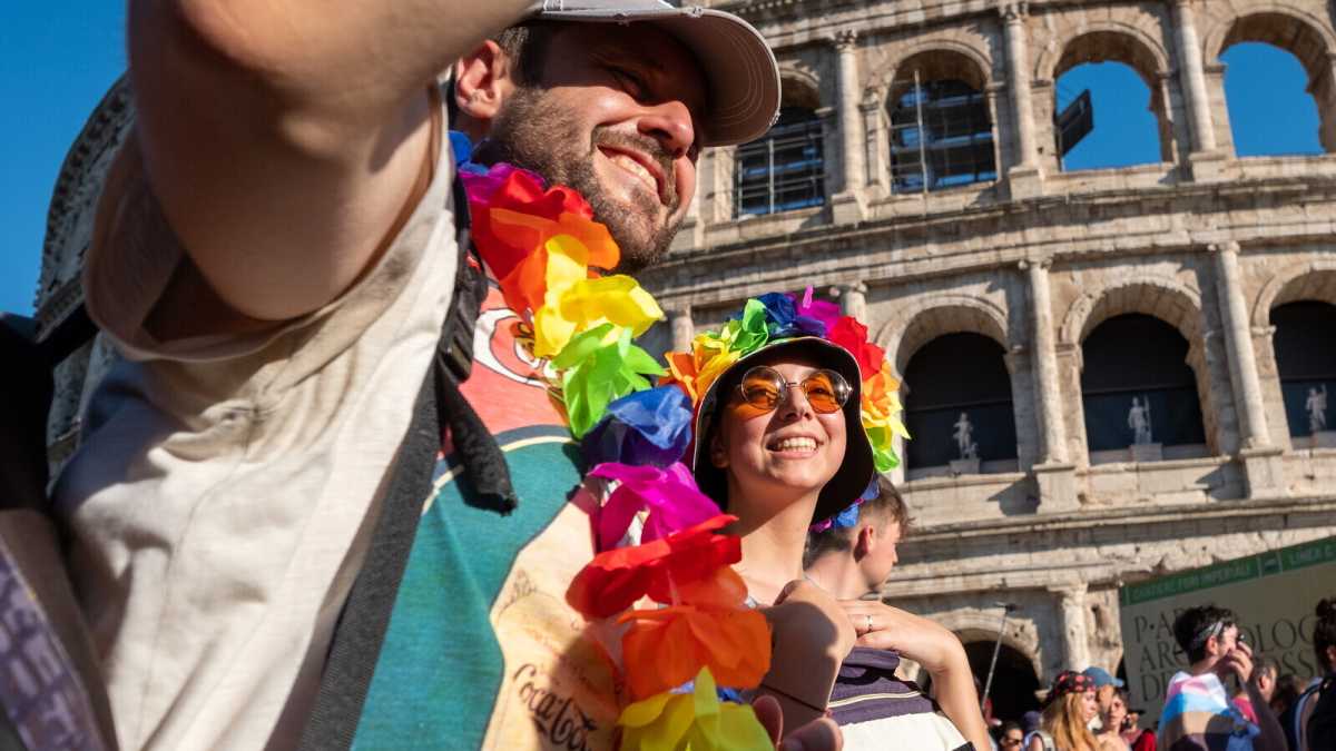 Immagine di La surrogata e il pride dei faziosi, da entrambe le parti