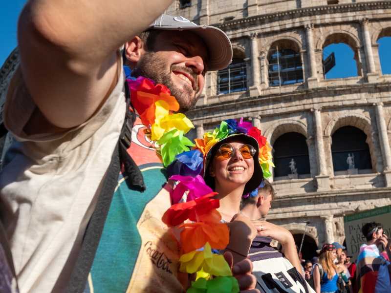 La surrogata e il pride dei faziosi, da entrambe le parti