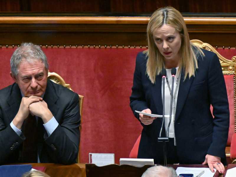 Adolfo Urso e Giorgia Meloni (Ansa)