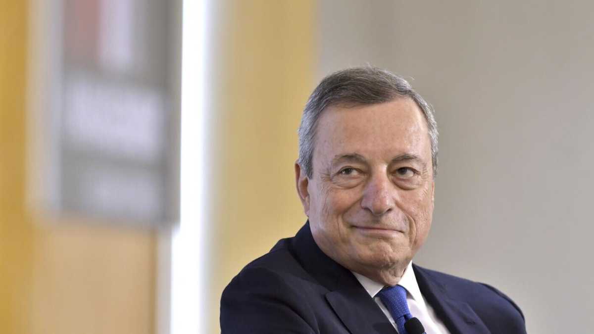 Immagine di Draghi al Mit dice che "l'Ue dovrebbe accogliere al suo interno l’Ucraina e i paesi balcanici"