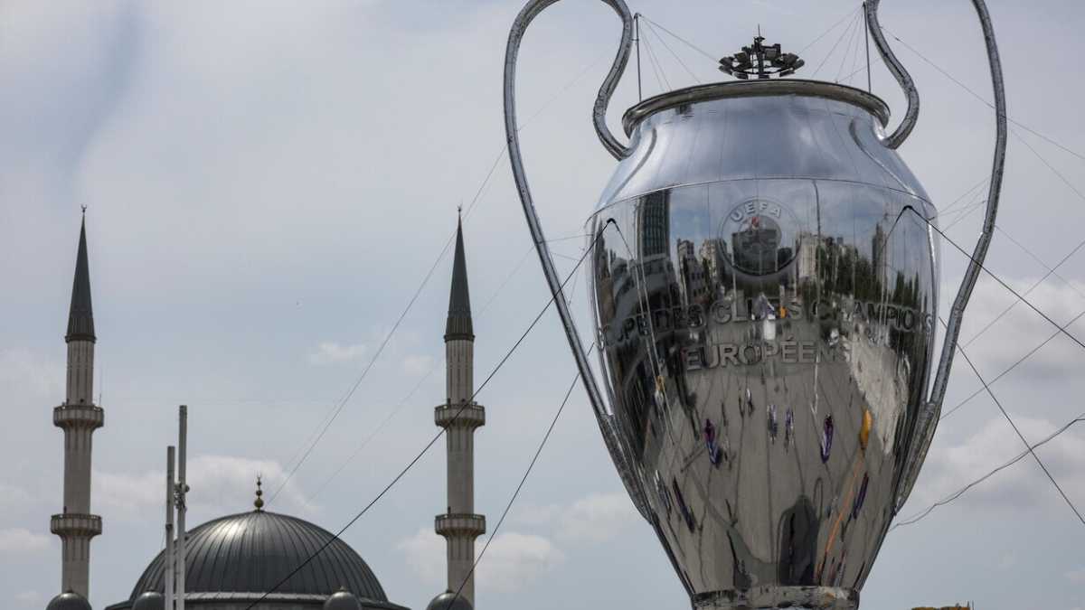 Immagine di Tredici anni dopo, un’altra finale dell’Inter. E come a ogni festa, i vivi insieme ai morti