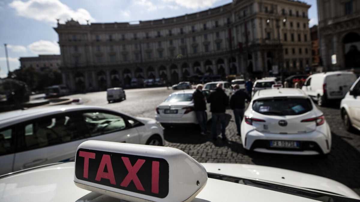 Immagine di Dalla Corte di giustizia europea un freno alle leggi pro taxi