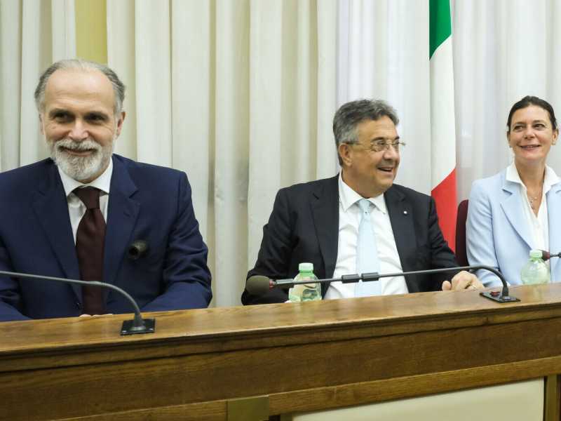 Unomattina in Vigilanza Rai. La presidente Soldi contro tutti. Cade Agorà