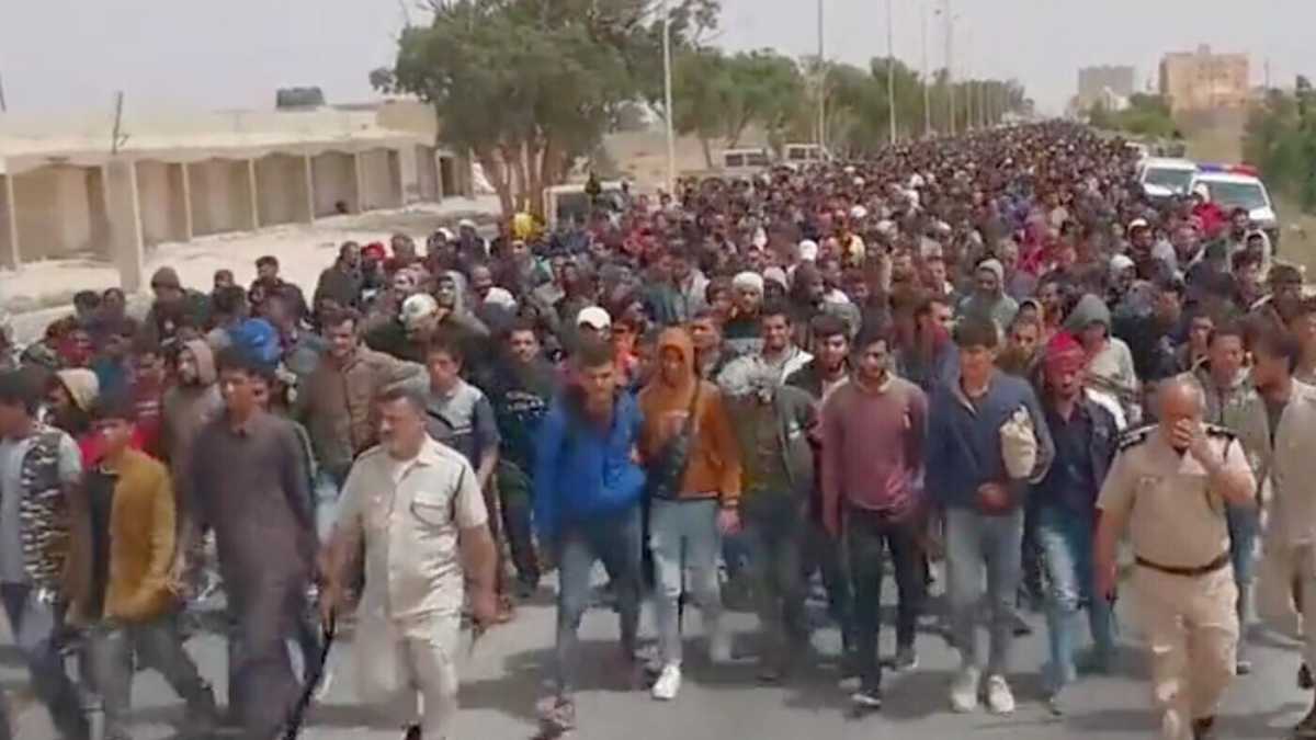 Immagine di Per l’Italia i ricatti di Haftar sui migranti si chiamano “proficua collaborazione”