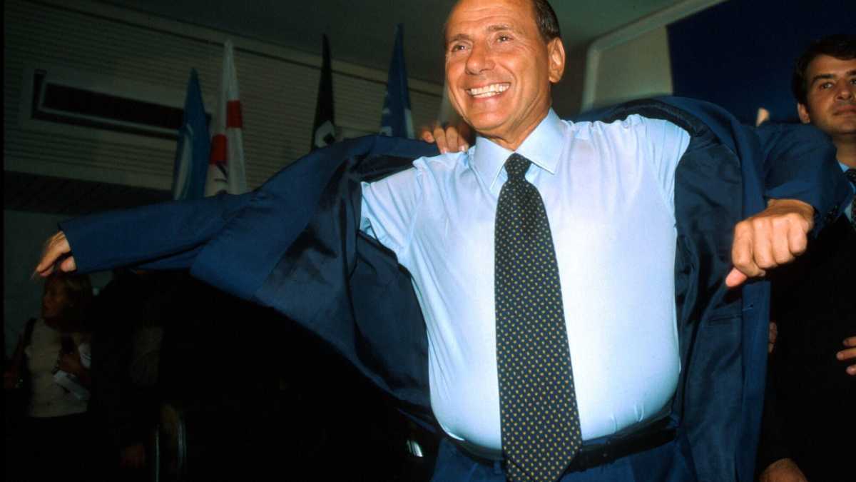 Immagine di Tutti i debiti che il mondo della moda ha con il Cav.