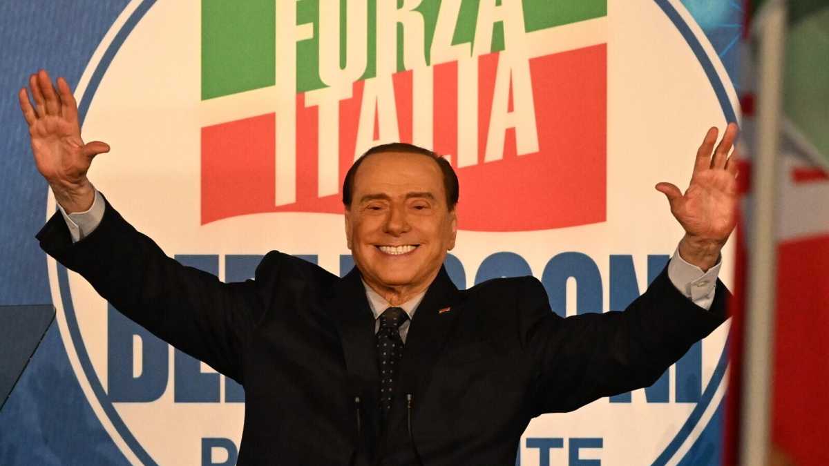 Immagine di Mattarella: "Ha segnato la storia dell'Italia". Da Meloni al Papa, le reazioni alla morte di Berlusconi