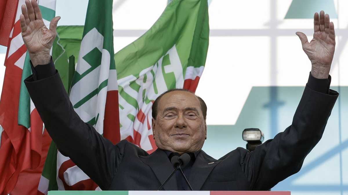 Immagine di Il Cav. come argine all’estremismo