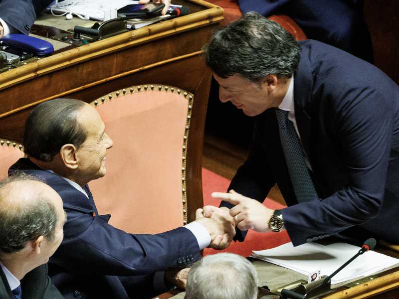 "Chi vuole diventare il suo successore in politica s'illude". Renzi racconta la sua amicizia impossibile col Cav.