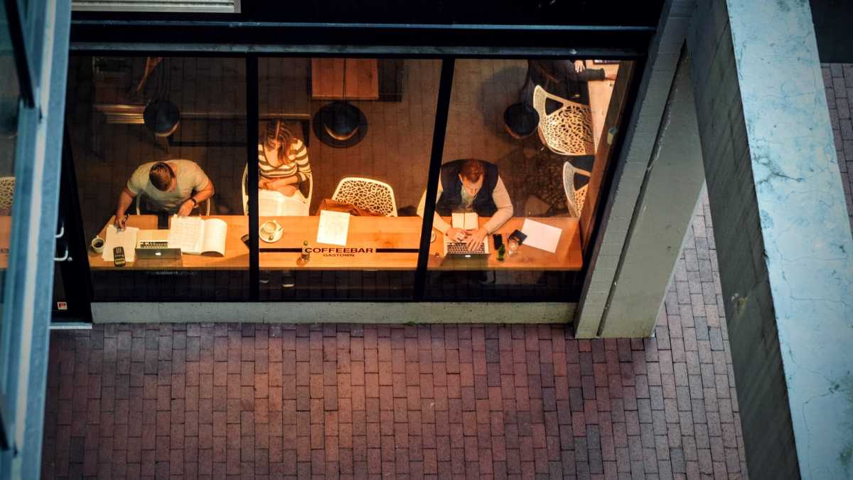 Immagine di Niente computer, grazie. In Francia i caffè si ribellano allo smartworking