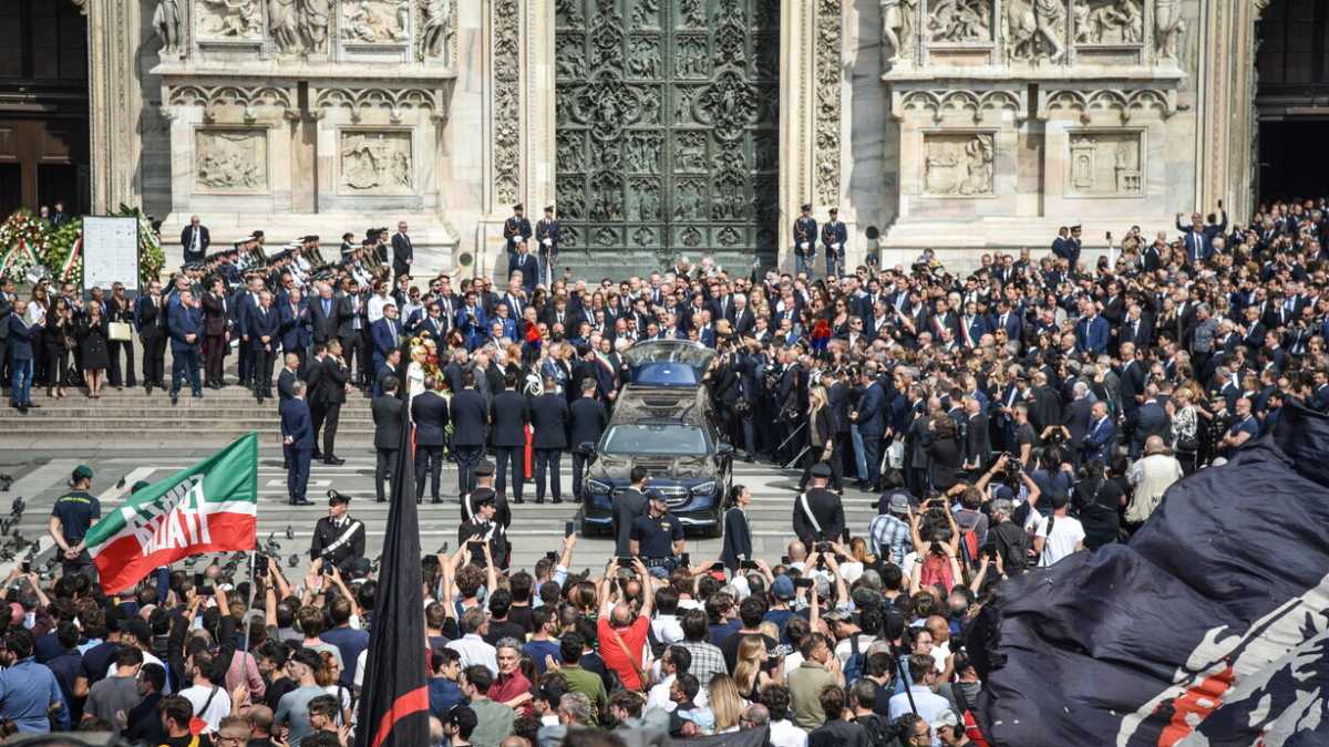 Immagine di Sul lutto nazionale, Berlusconi trattato come Cavour. E quindi?