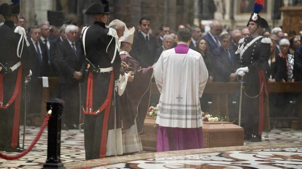 Immagine di “Desiderio di vita”. L'arcivescovo Delpini e i riti di Ambrogio contro i rancorosi