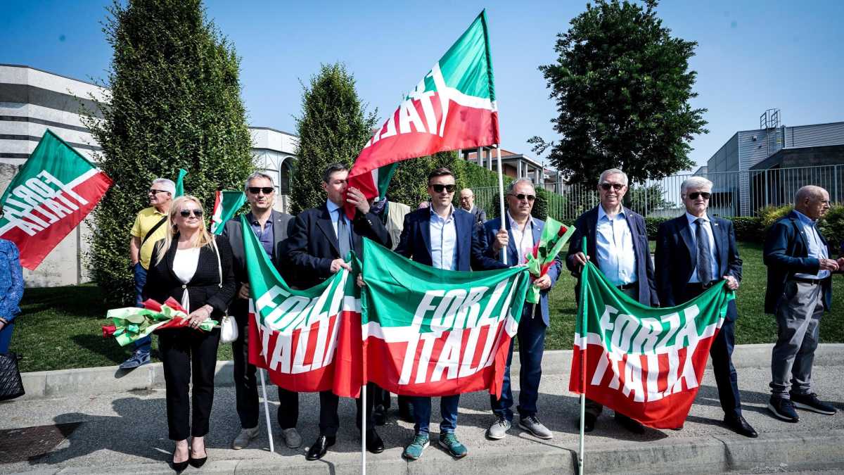 Immagine di Forza Italia vola nei sondaggi dopo la morte del Cav.