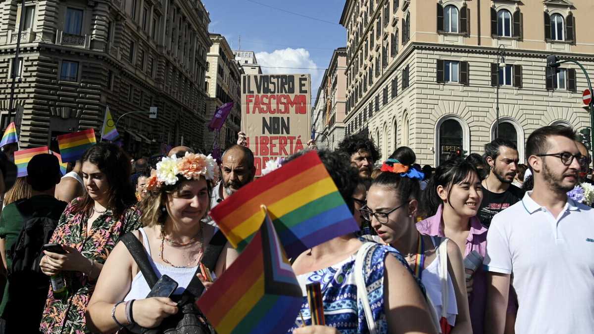 Immagine di L’astratta pretesa di un “mondo senza frontiere” non fa onore al pride torinese