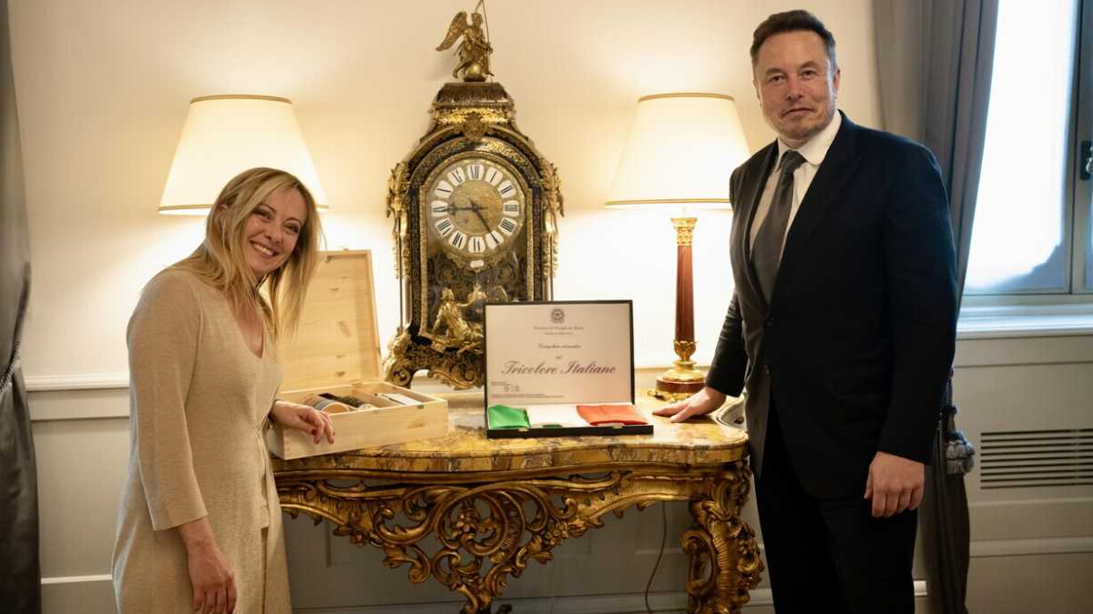 Immagine di Denatalità, intelligenza artificiale e Italia. Chiacchierata con Musk