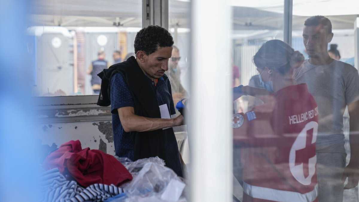 Immagine di Dopo l’ultimo naufragio, una raccolta delle politiche fallimentari sui migranti