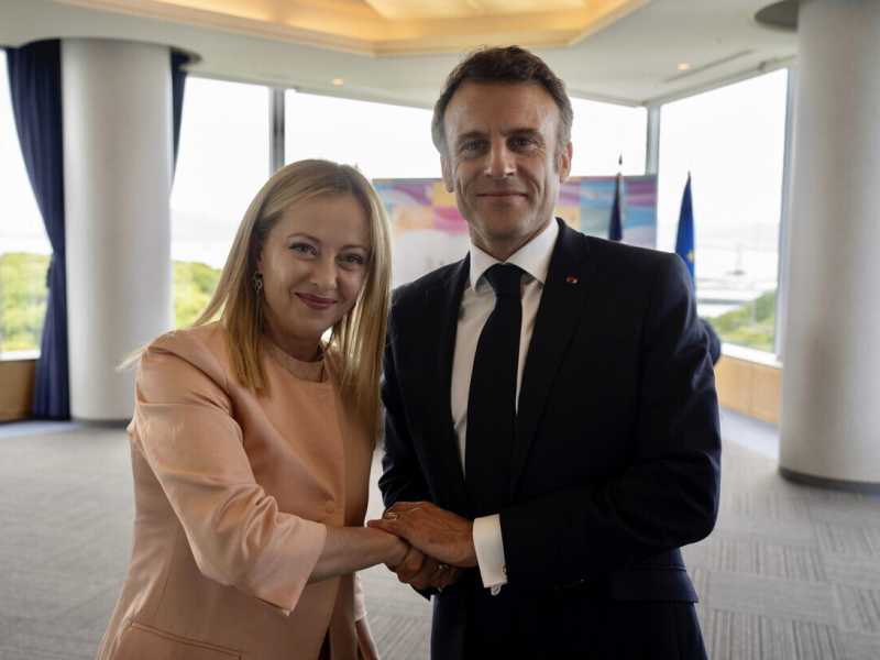 Meloni martedì va a Parigi per l'Expo. Balla l'incontro con Macron (con il dossier Vivendi)