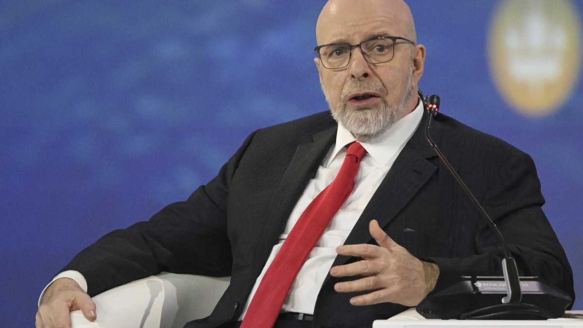 Immagine di Chi è Dimitri Simes, il russo-americano che piace a Putin (e a Trump)