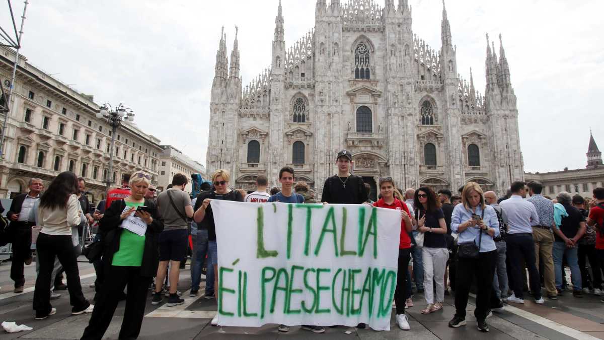Immagine di L’ultimo atto di Berlusconi: “Il re è morto” e non è il momento di essere sobri