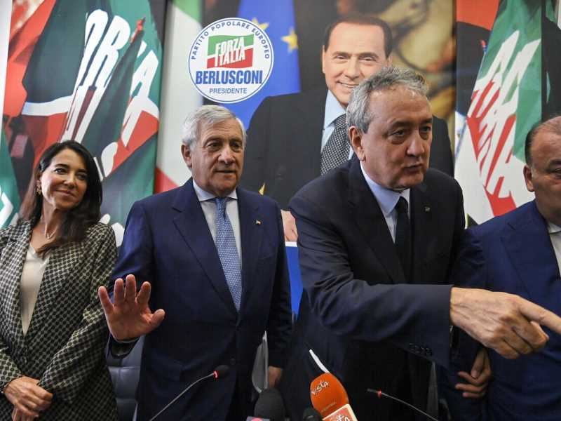 La stanza di Berlusconi, la lettera di Marina, il ruolo di Fascina: la prima conferenza di FI