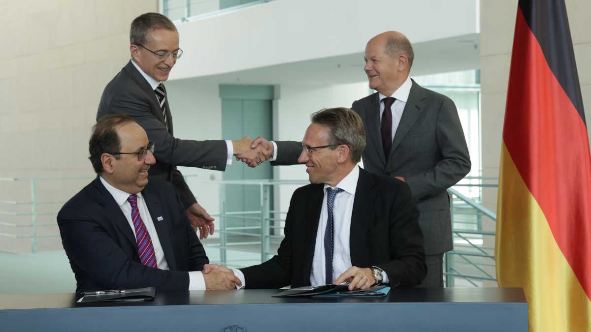 Immagine di Intel firma in Germania e non in Italia: una scelta strategica per Berlino