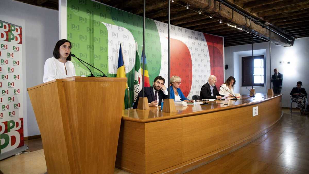 Immagine di Il Pd incalza Schlein su guerra e M5s: “Qui finiamo come Syriza”