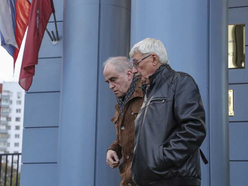 Oleg Orlov (a destra). Foto LaPresse <br />