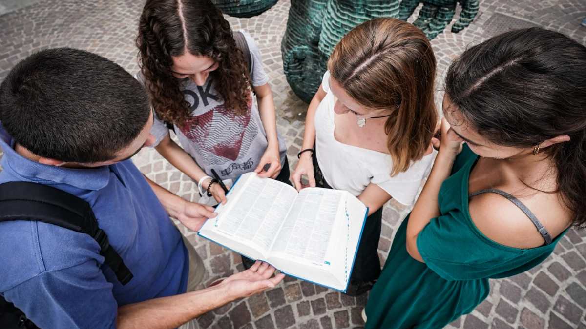 Immagine di La Maturità si è trasformata in un ballo in maschera: è ora di abolirla