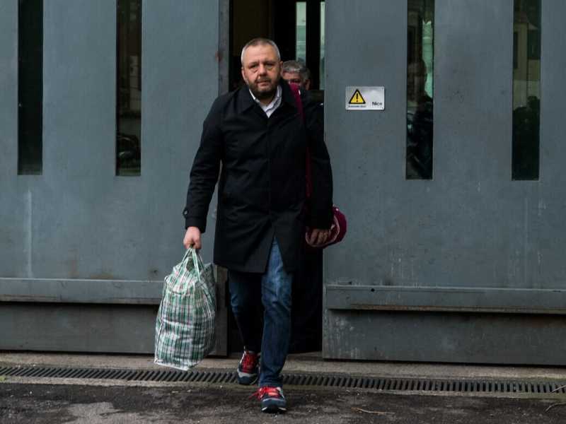Simone Uggetti esce da San Vittore a Milano (foto Piero Cruciatti / LaPresse)&nbsp;<br />