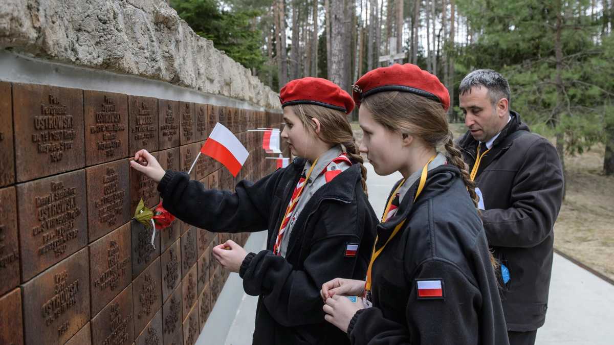 Immagine di Mosca riscrive la storia di Katyn, con le parole di tanti anni fa